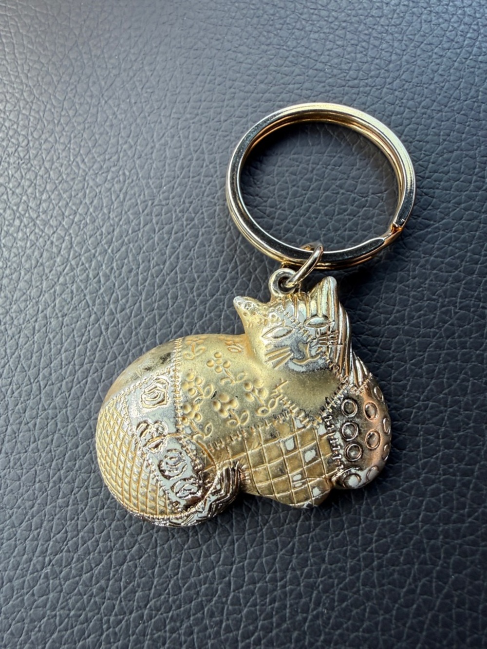 Cat Keychain - Picture 2 of 8